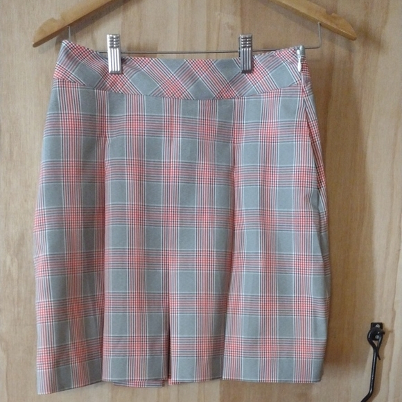 Stylish Plaid Women's Skirt - Red and Gray - Picture 1 of 5